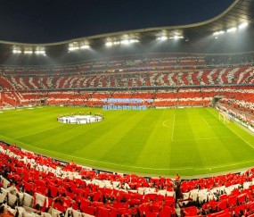 中超联赛激战正酣，争冠保级形势扑朔迷离